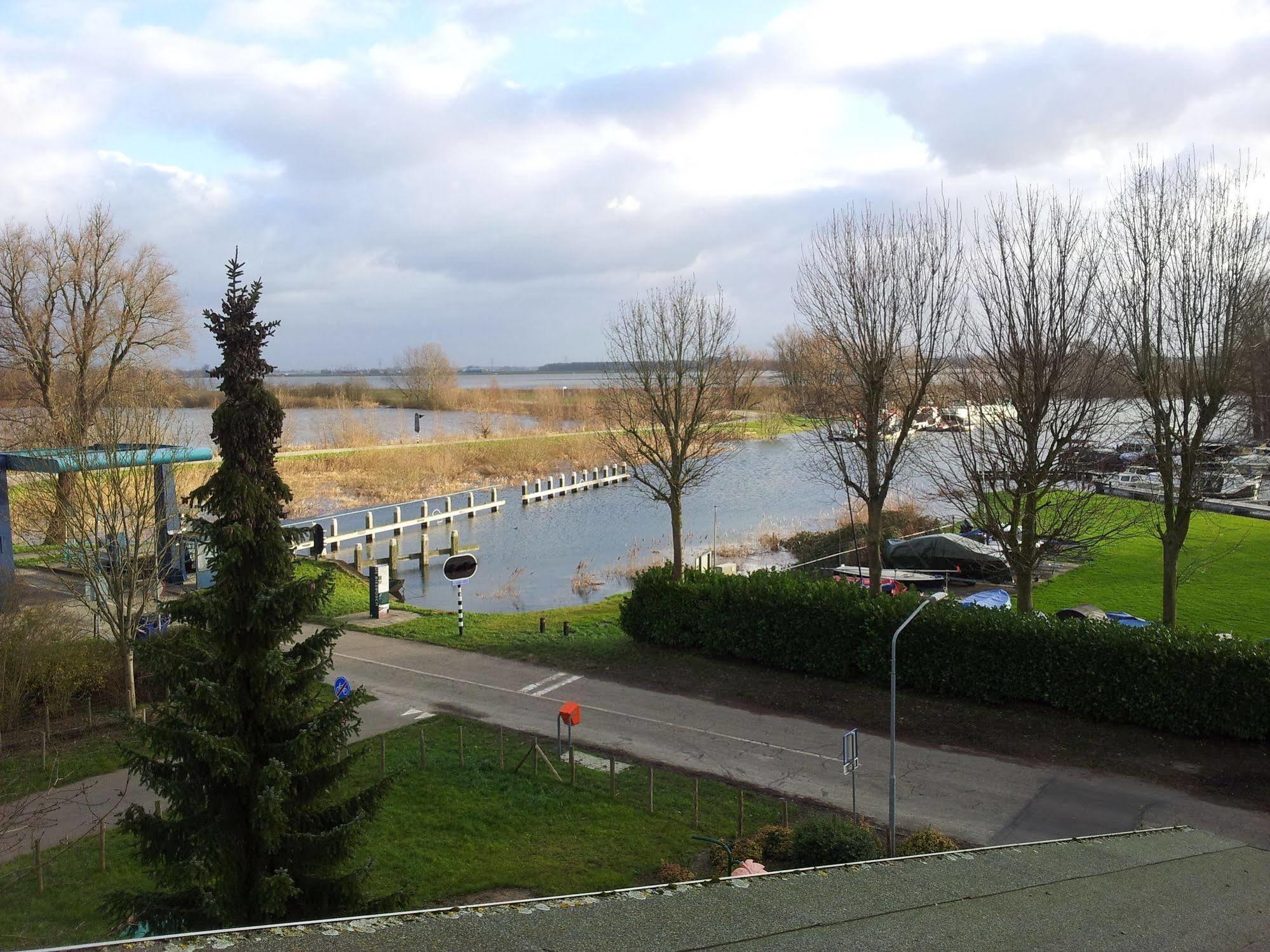 De Brabantse Biesbosch Hotel Werkendam Exterior foto
