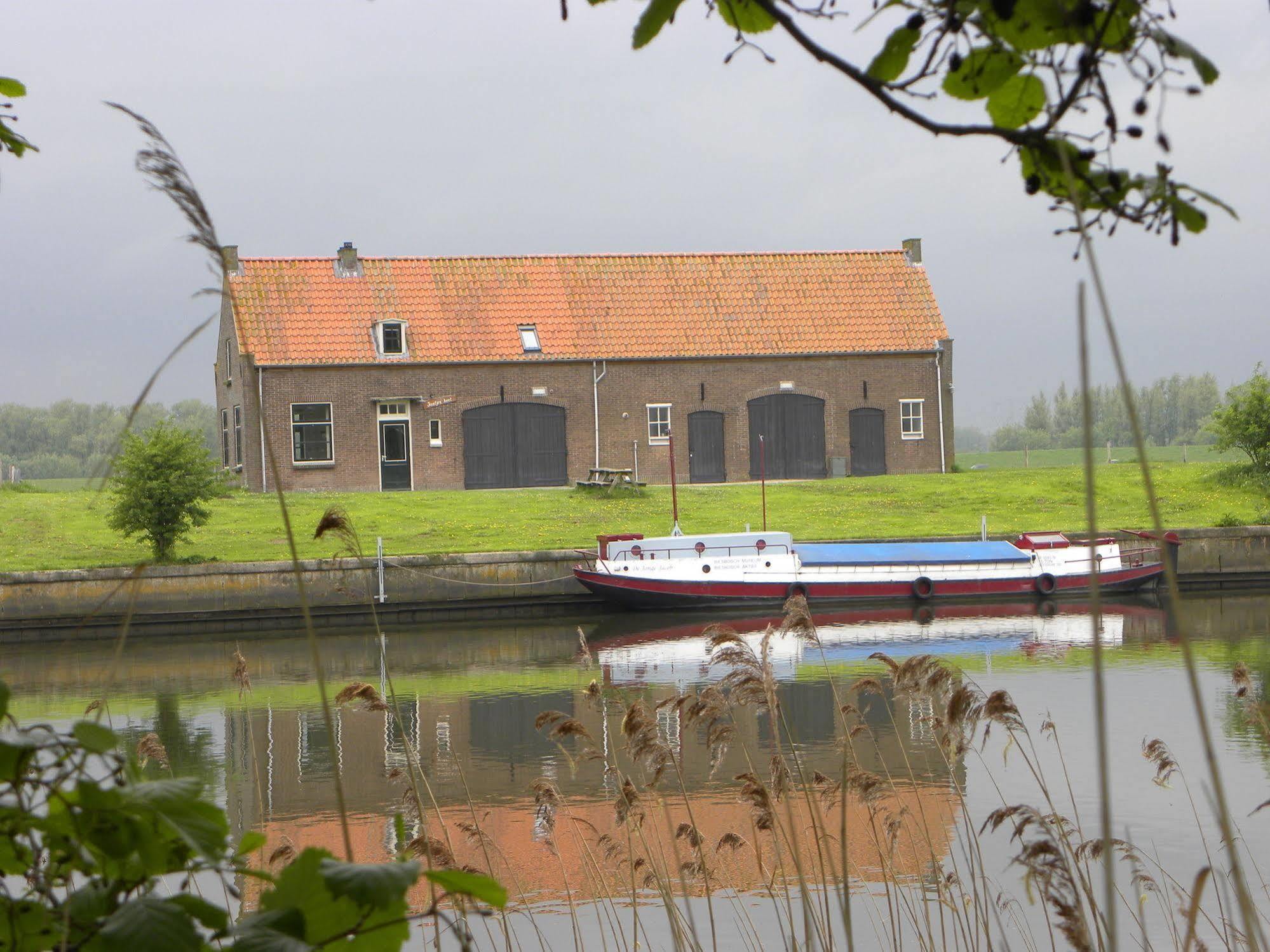 De Brabantse Biesbosch Hotel Werkendam Exterior foto